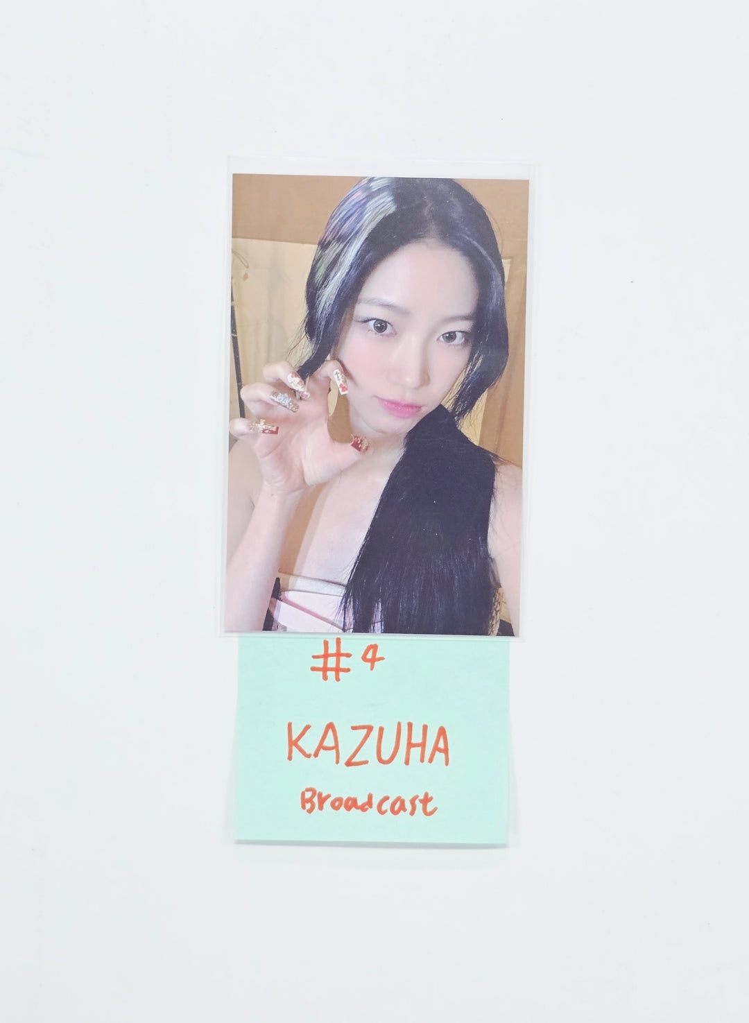 Le Sserafim "EASY" -  Broadcast Photocard [26.03.16]