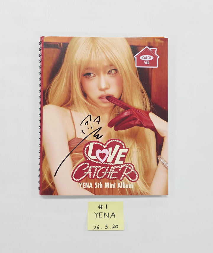 Yena "LOVE CATCHER" - Hand Autographed(Signed) Promo Album [26.03.20]