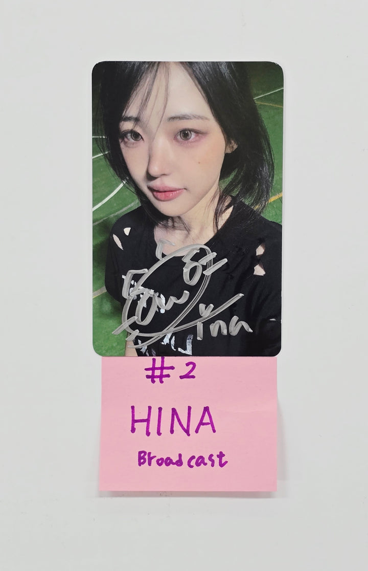 QWER - Hand Autographed(Signed) Broadcast Photocard [26.03.20]