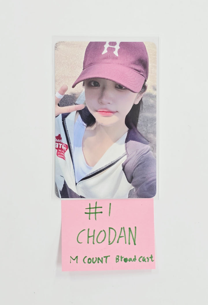QWER - M Count Broadcast Photocard [26.03.20]