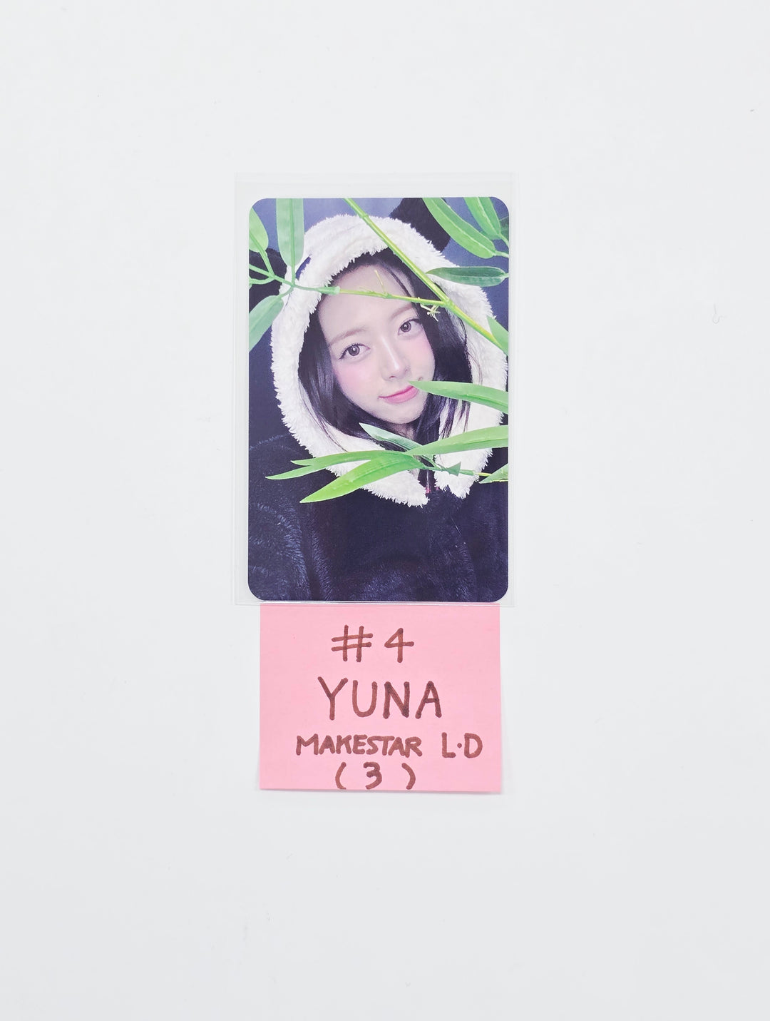 YUNA (of ITZY) "Ice Cream" - Makestar Lucky Draw Event Photocard [26.03.25]