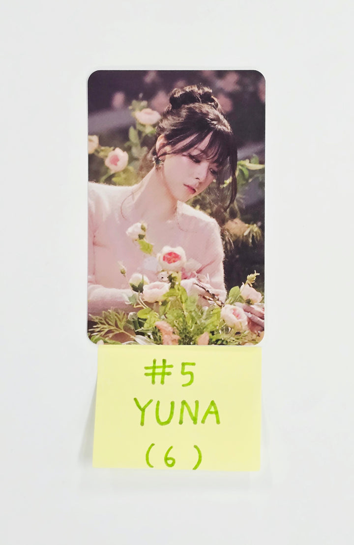 YUNA (of ITZY) "Ice Cream" - Pop-Up Store Trading Photocard [26.03.25]