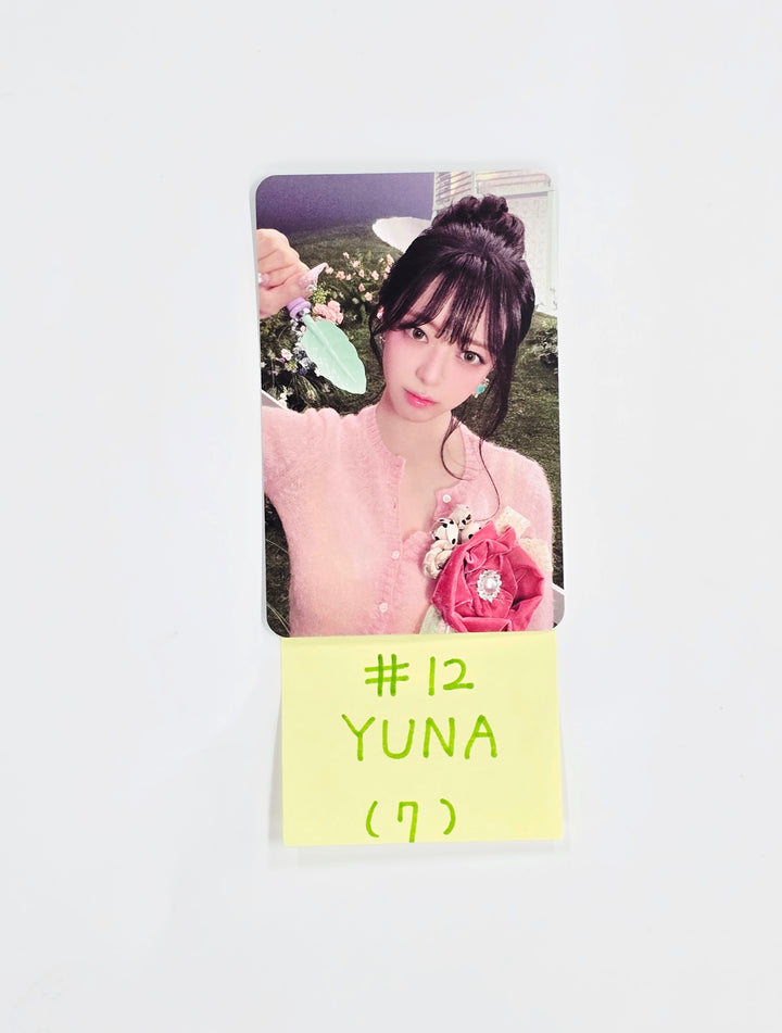 YUNA (of ITZY) "Ice Cream" - Pop-Up Store Trading Photocard [26.03.25]