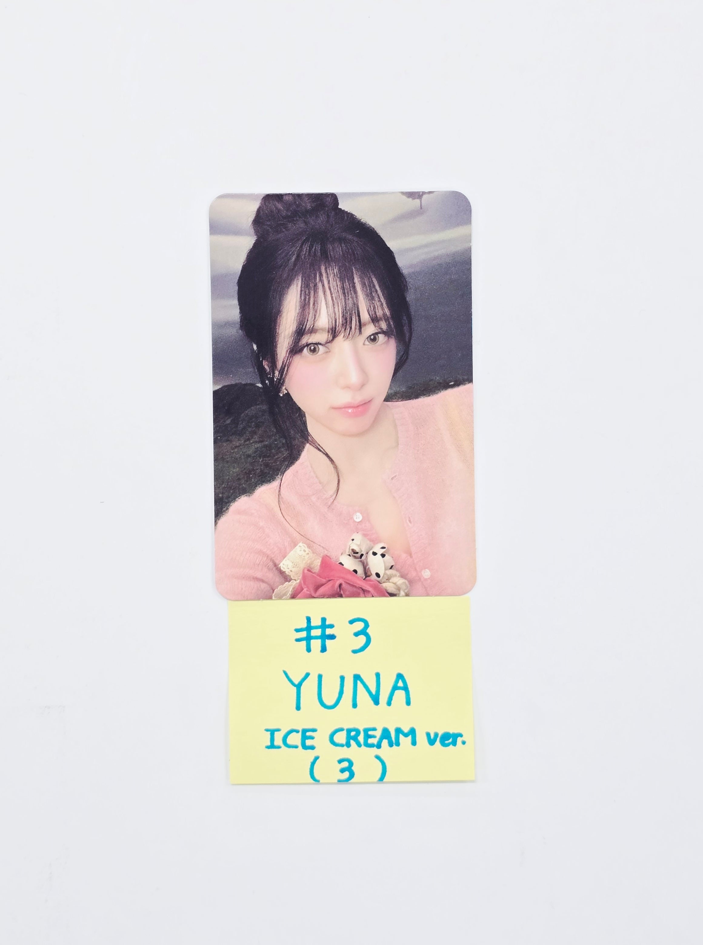 YUNA (of ITZY) 