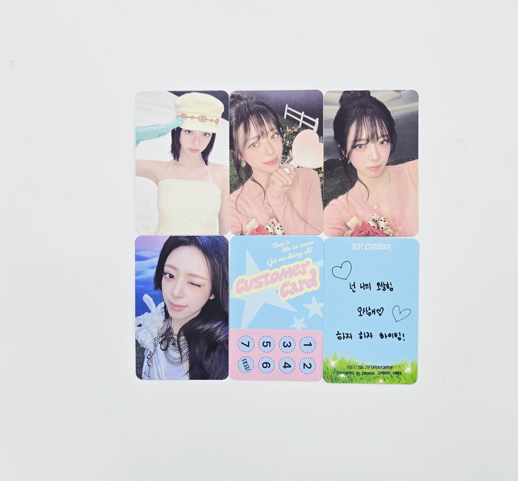 YUNA (of ITZY) 