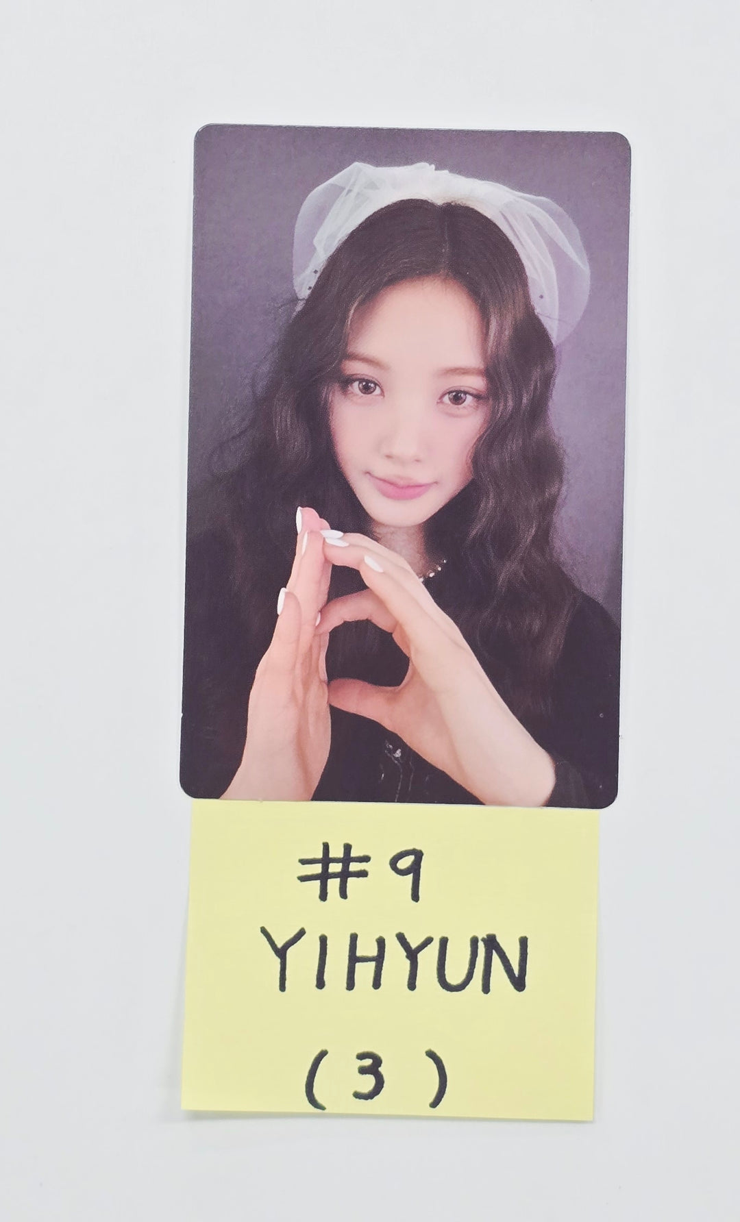 Baby DONT Cry "AFTER CRY" - Official Photocard (Yihyun, Kumi) [26.03.27]