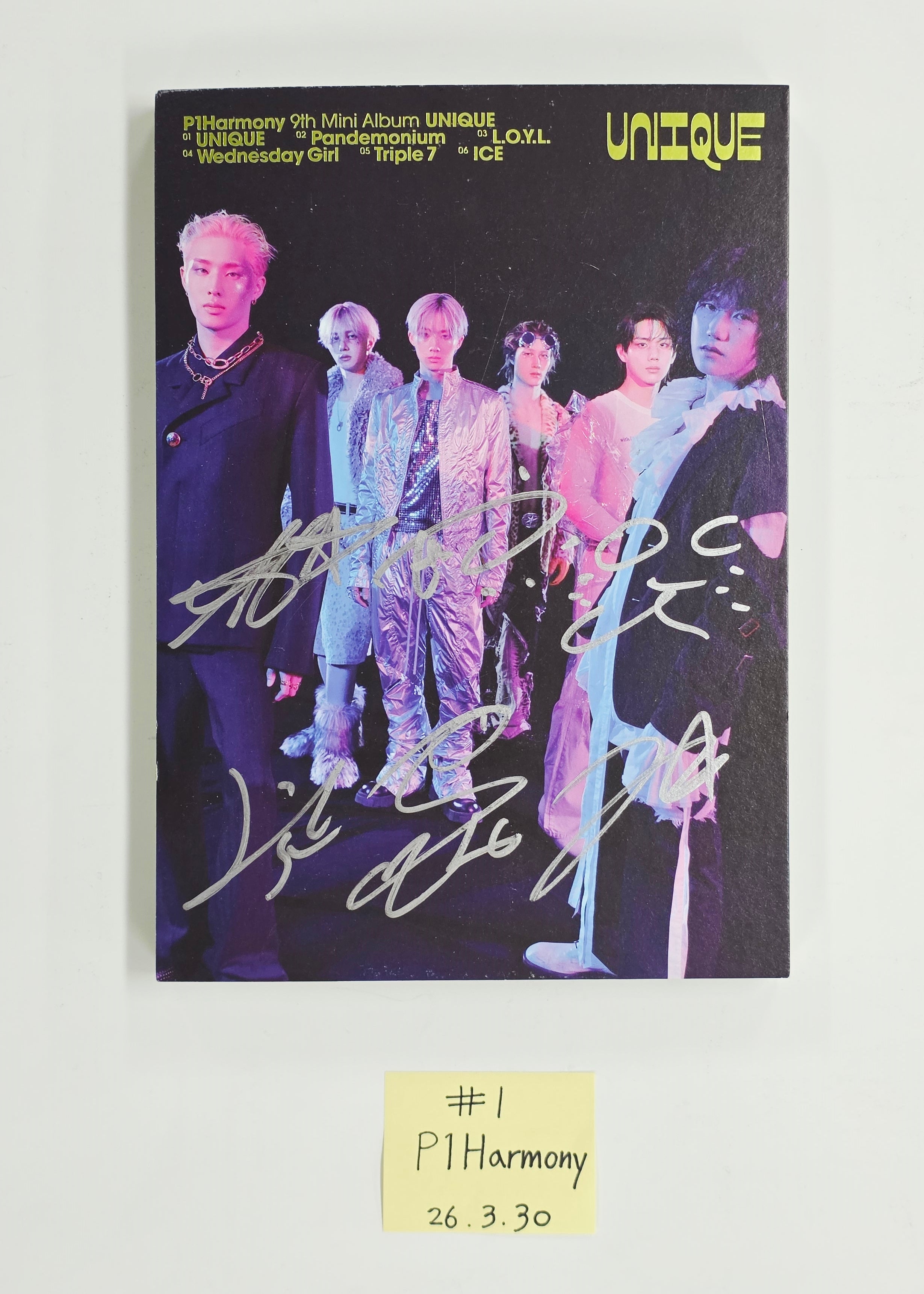 Signed Album - HALLYUSUPERSTORE – Page 3