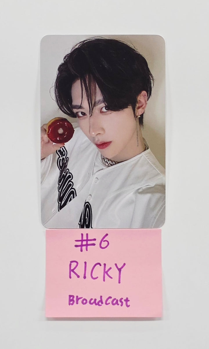 ZeroBaseOne - Comeback Show Broadcast Fan Giveaway Photocard [26.03.30]