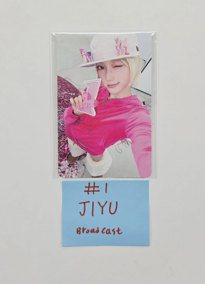 KiiiKiii - Public Broadcast Full Attendance Photocard [26.03.31]