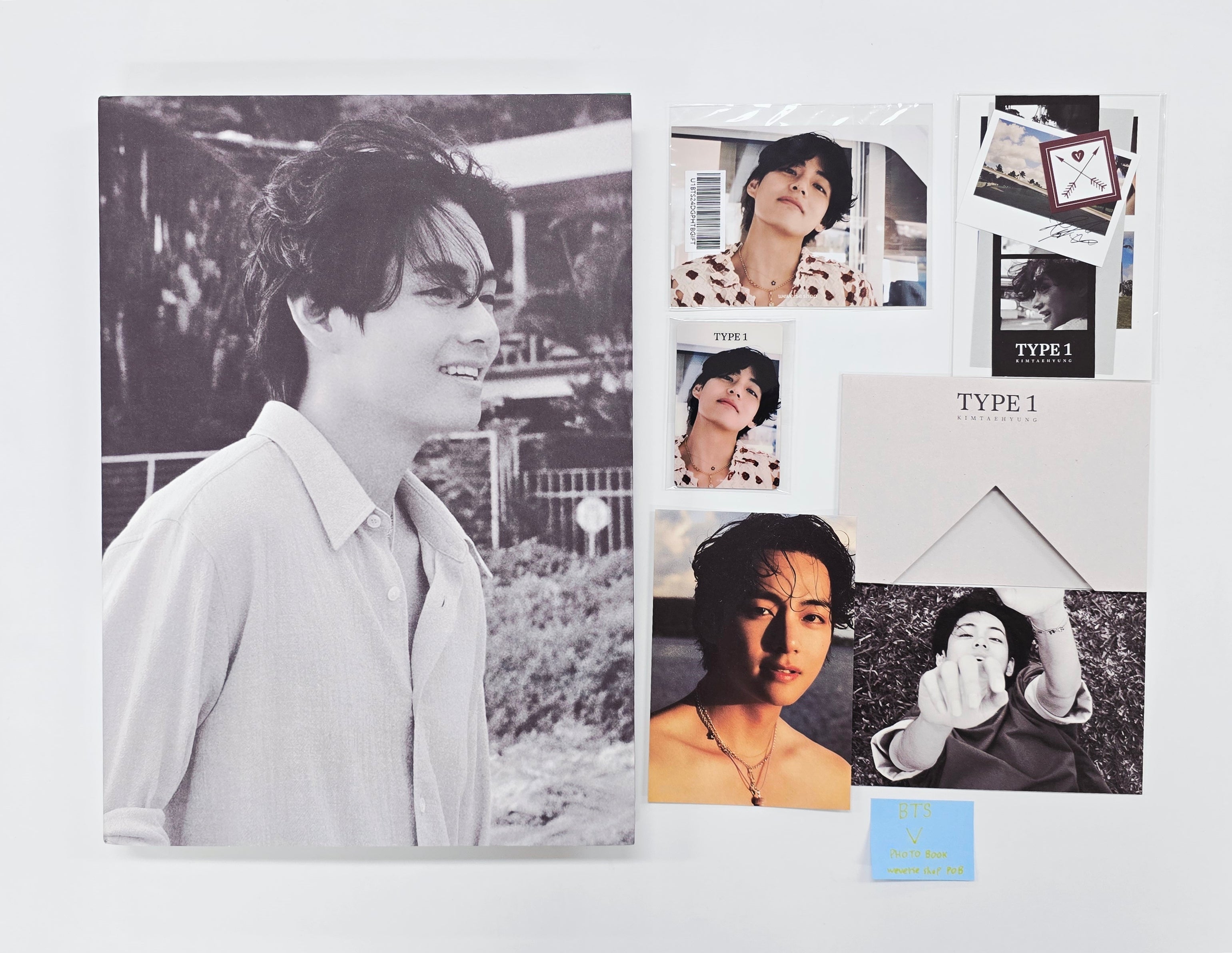 V (of BTS) - Pictorial Photobook type 1 + Weverse Shop Pre-Order Benefit [26.04.08]