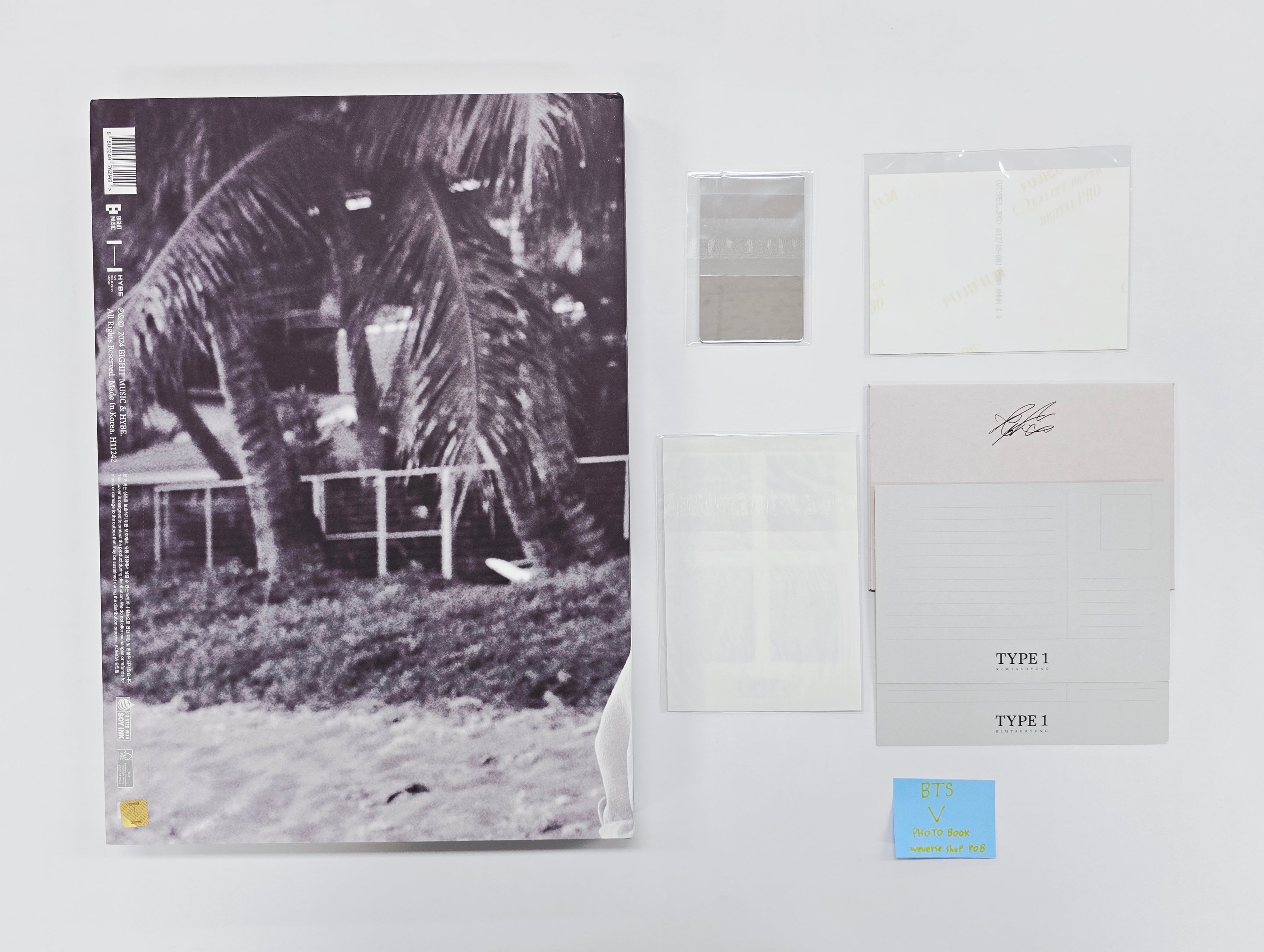 V (of BTS) - Pictorial Photobook type 1 + Weverse Shop Pre-Order Benefit [26.04.08]