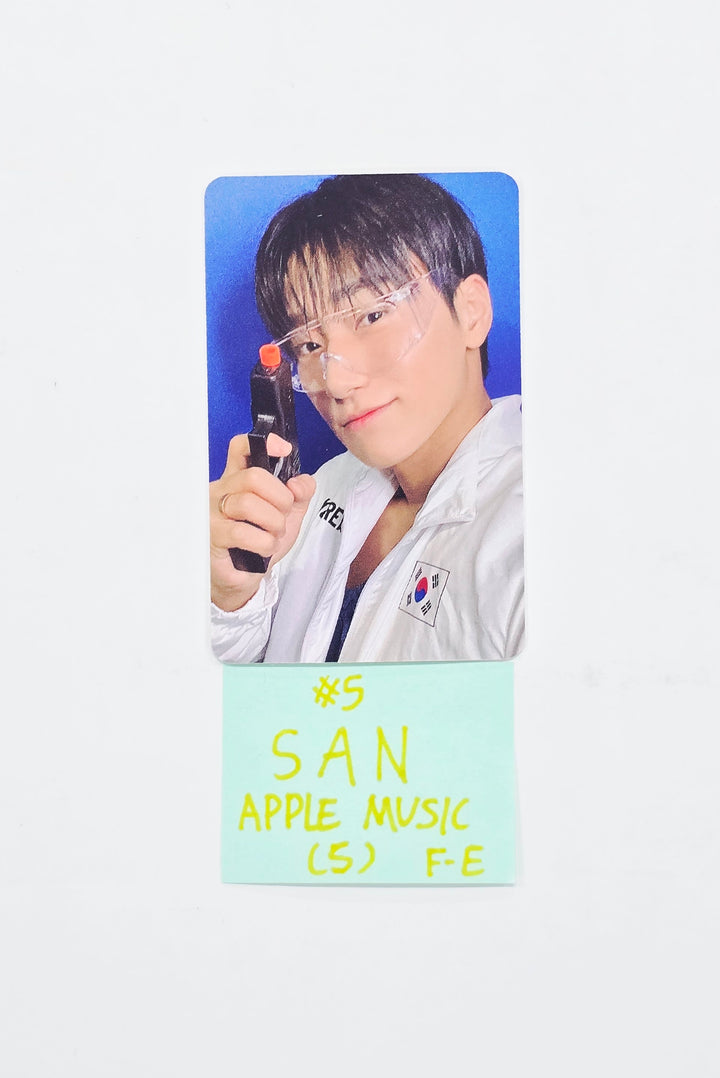 ATEEZ "GOLDEN HOUR : Part.4" - Apple Music Fansign Event Photocard [26.04.09]