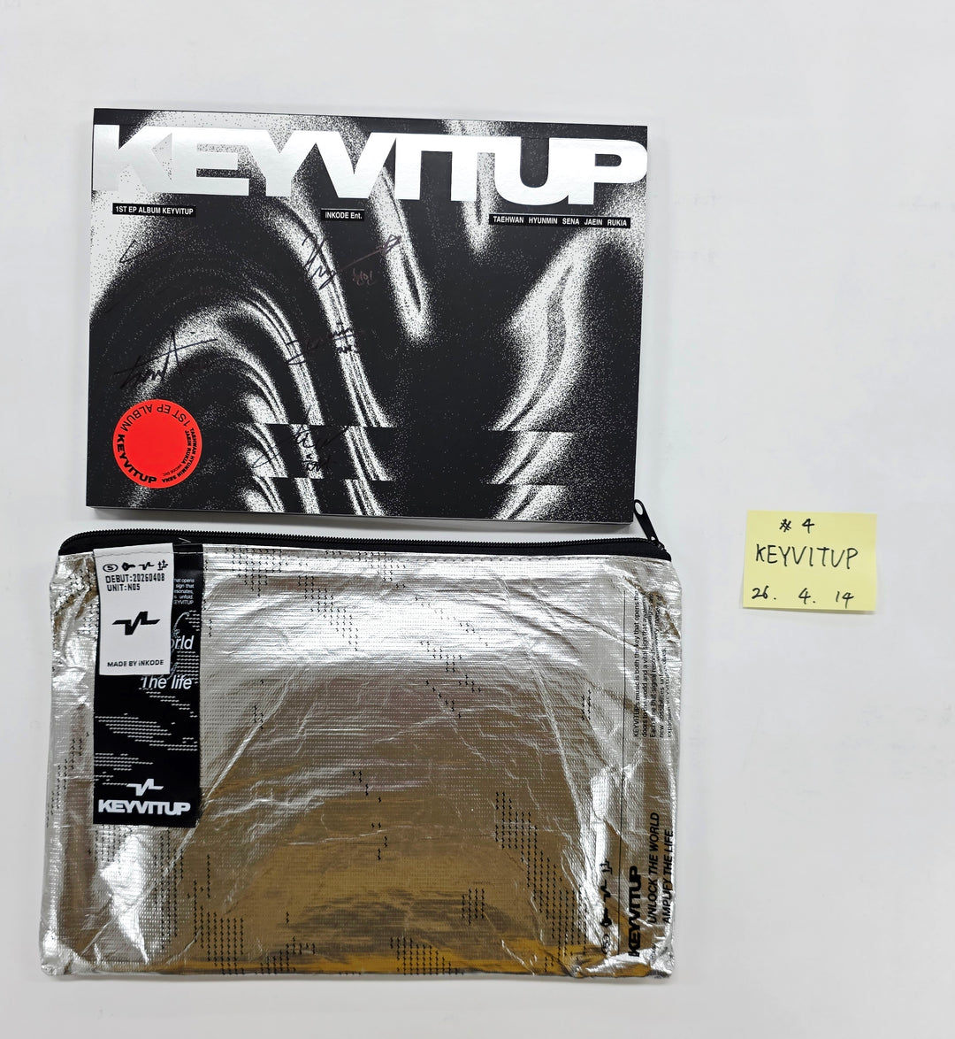KEYVITUP "KEYVITUP" - Hand Autographed(Signed) Promo Album [26.04.14]