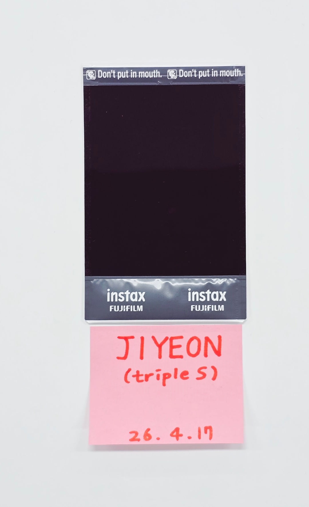 JiYeon (of TripleS) - Hand Autographed(Signed) Polaroid [26.04.17]