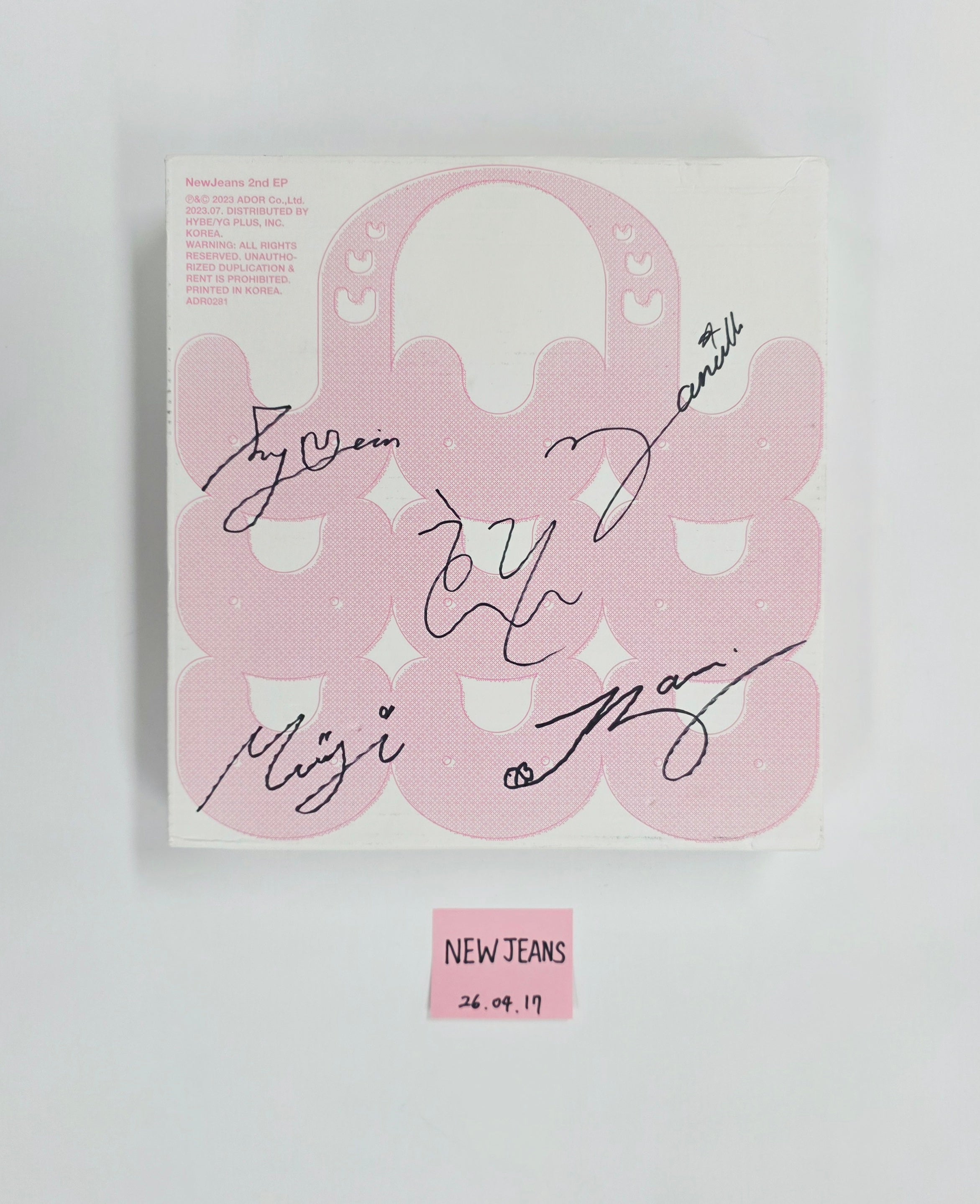 NewJeans - HALLYUSUPERSTORE