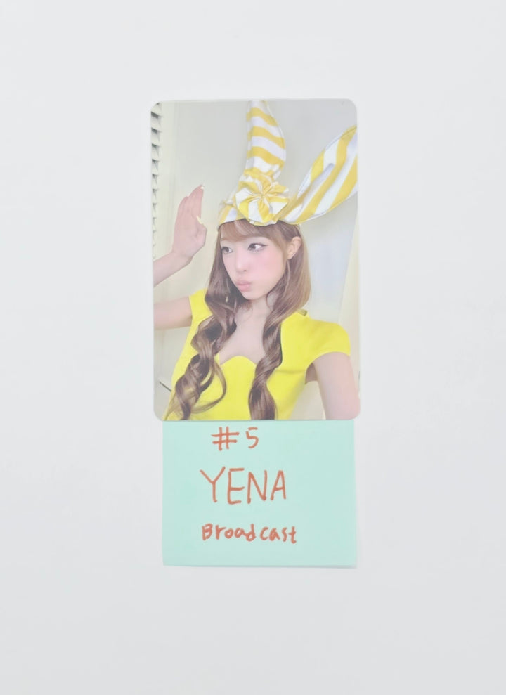 YENA "LOVE CATCHER" - Broadcast Photocard [26.04.22]