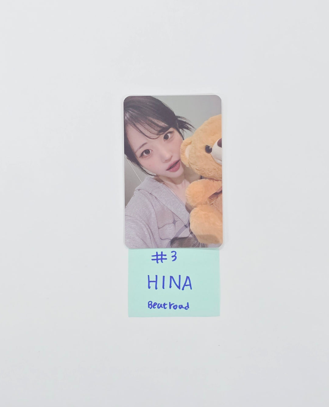 QWER - Beatroad Fansign Event Winner Photocard [26.04.22]