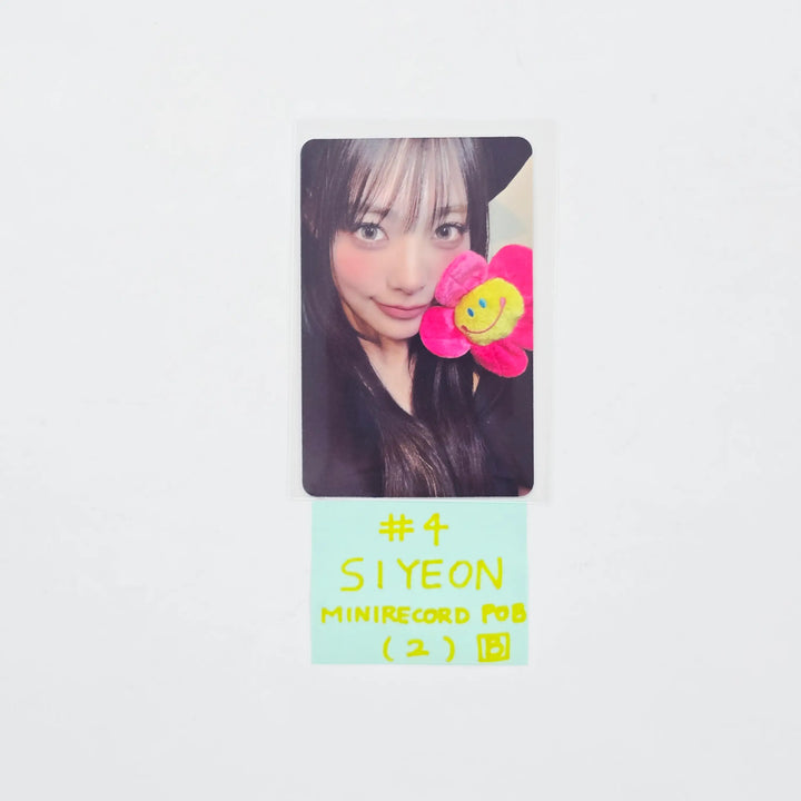 QWER "CEREMONY" - MiniRecord Pre-Order Benefit Photocard (Booklet Ver.) [26.04.30]