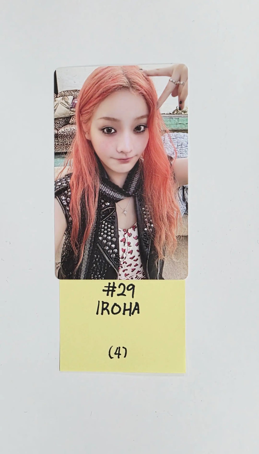 ILLIT "MAMIHLAPINATAPAI" - Official Photocard [26.05.04]