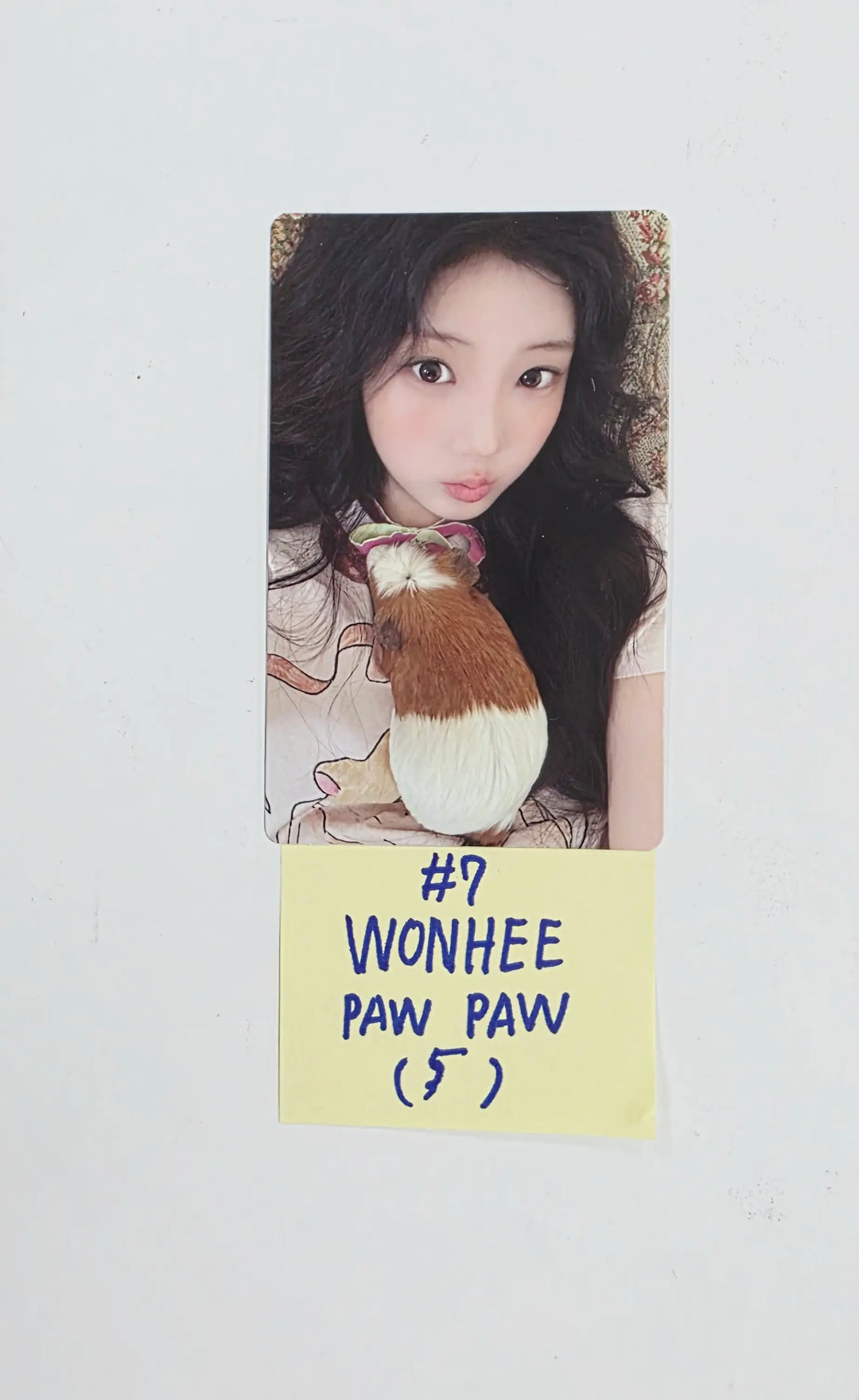 ILLIT "MAMIHLAPINATAPAI" - Official Photocard (Paw Paw) [26.05.04]