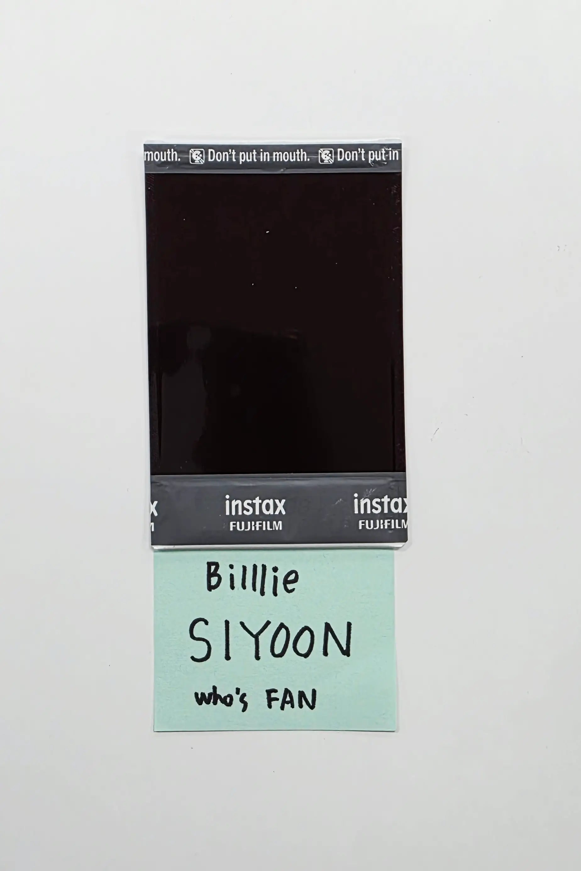 SIYOON (of Billlie) - Hand Autographed(Signed) Polaroid [26.05.07