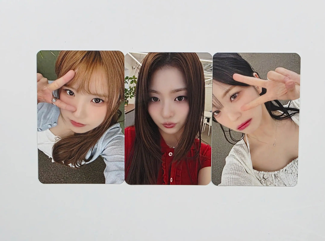 fromis_9　(M.L.S.) ユニバ 直筆サイン入り生写真 全8種 Fromis_9 - HALLYUSUPERSTORE
