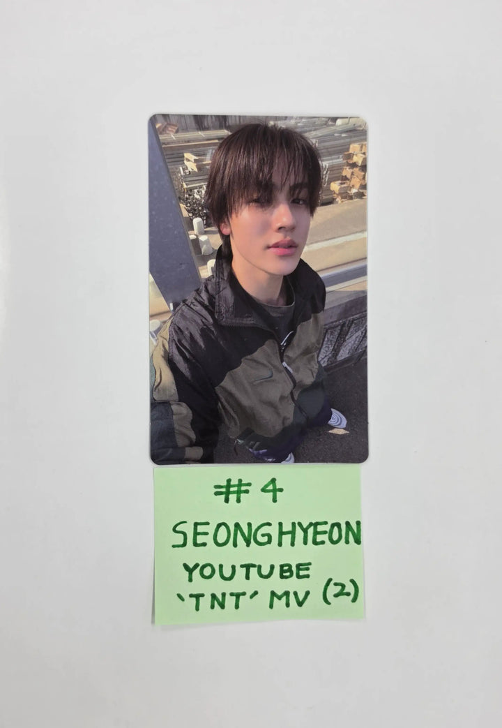 CORTIS "GreenGreen" - Weverse Shop YouTube Gift Event Photocard (TNT MV) [26.05.15]
