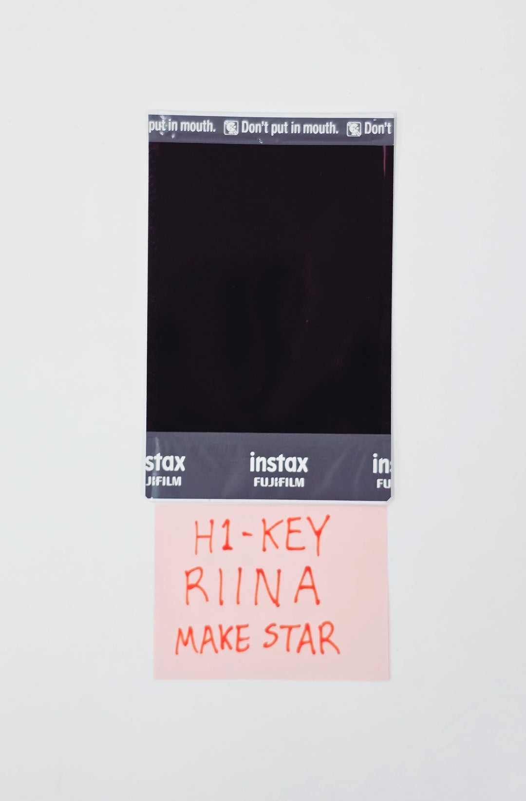 RIINA (Of H1-KEY) - Hand Autographed(Signed) Polaroid [26.05.21]
