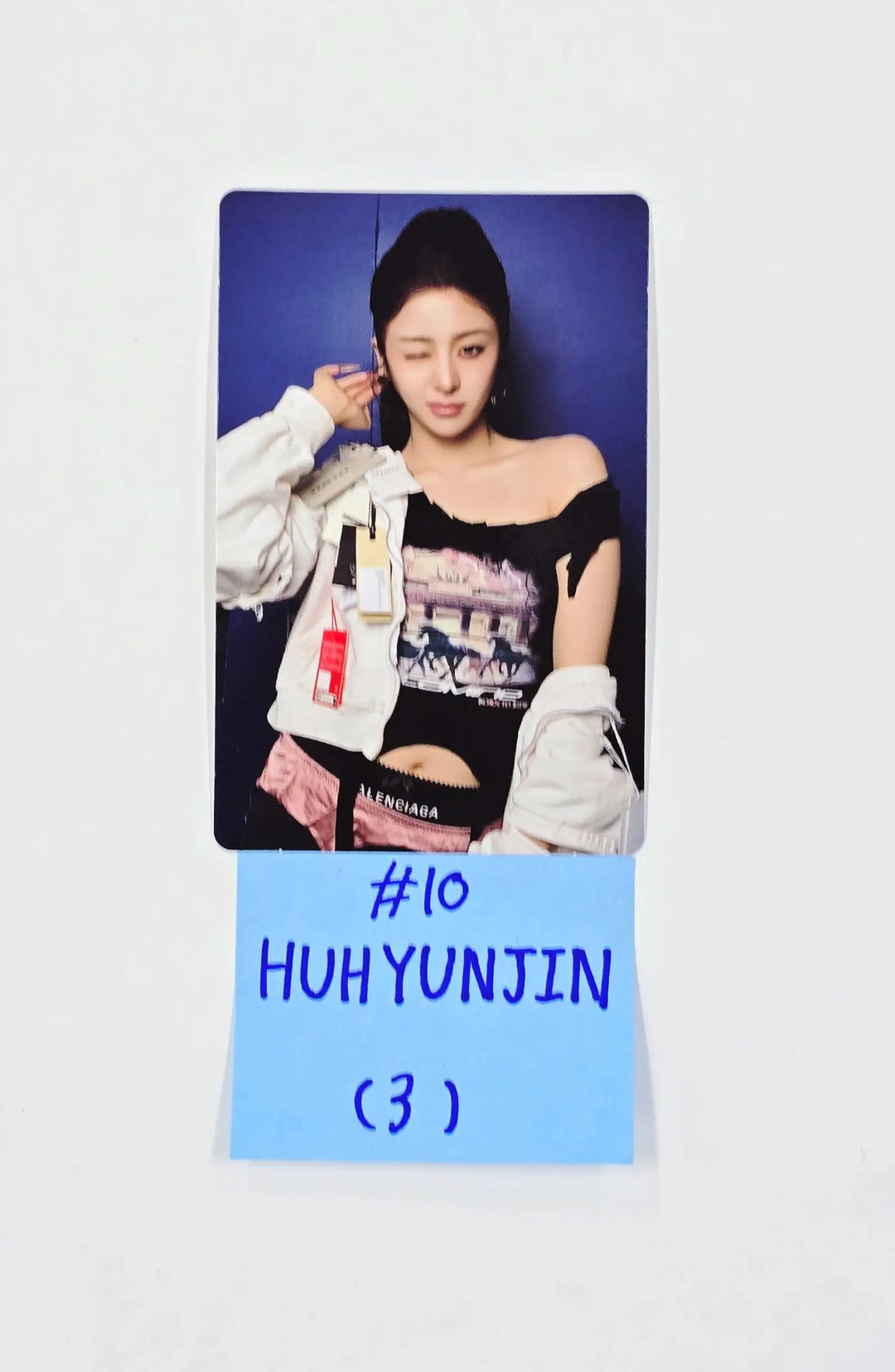 LE SSERAFIM "PUREFLOW" - POP-UP Store Random Trading Mini Photocard [26.05.22]