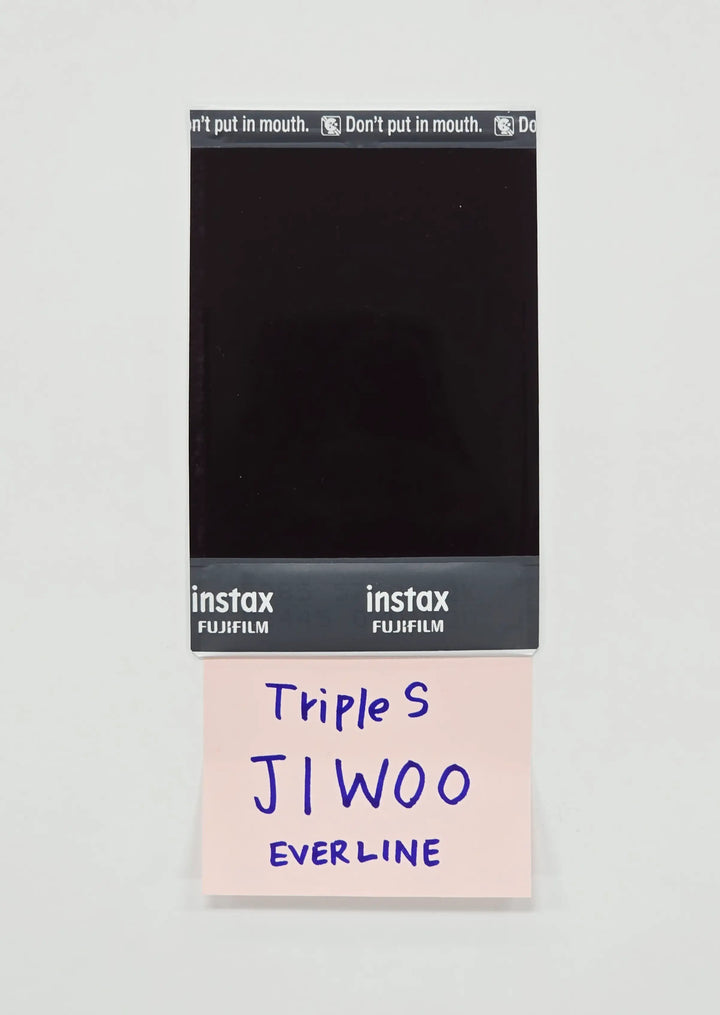 JiWoo (of TripleS) - Hand Autographed(Signed) Polaroid [26.05.28]
