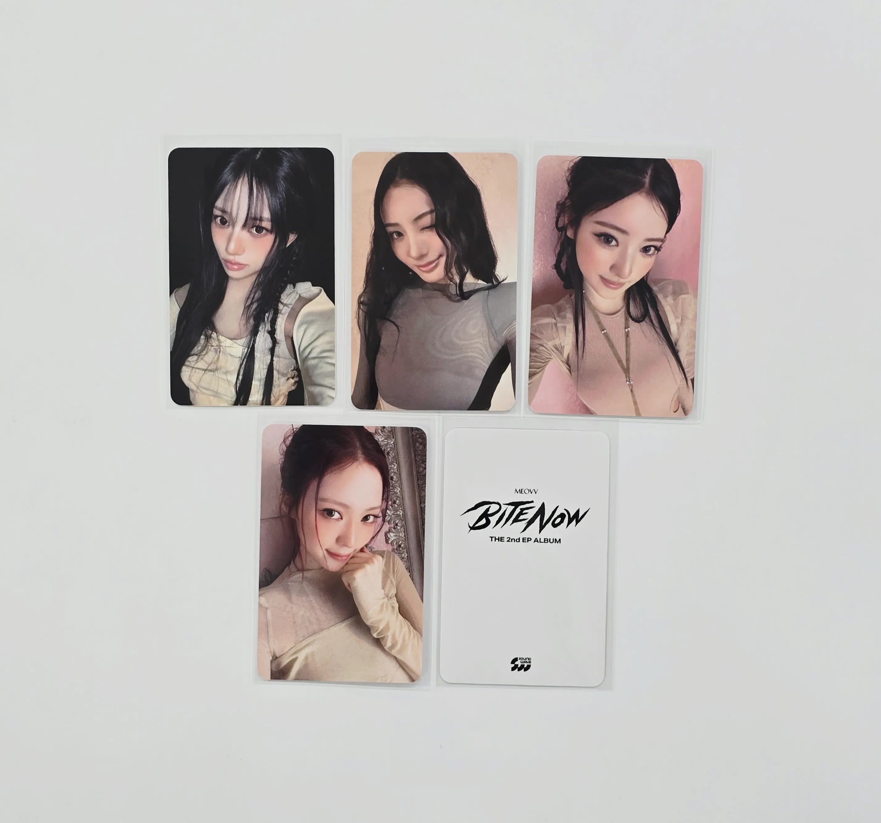 MEOVV THE 2nd EP ALBUM 