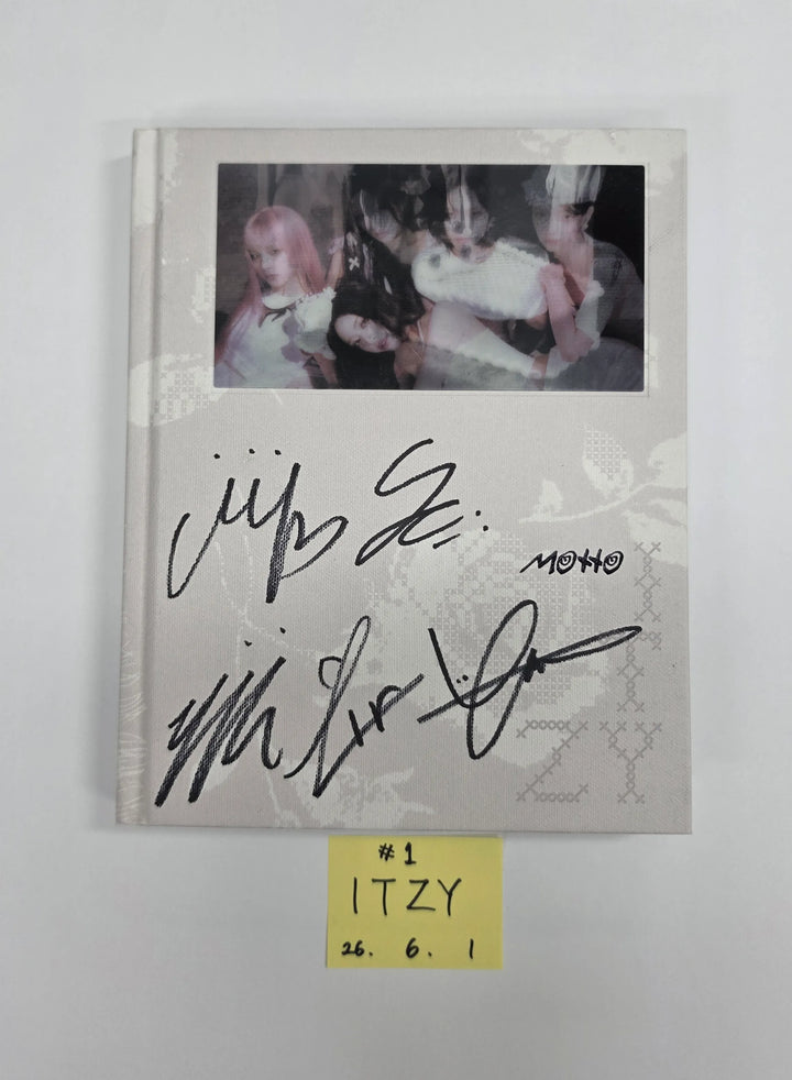ITZY "Motto"- Hand Autograhped(Signed) Promo Album [26.06.01]