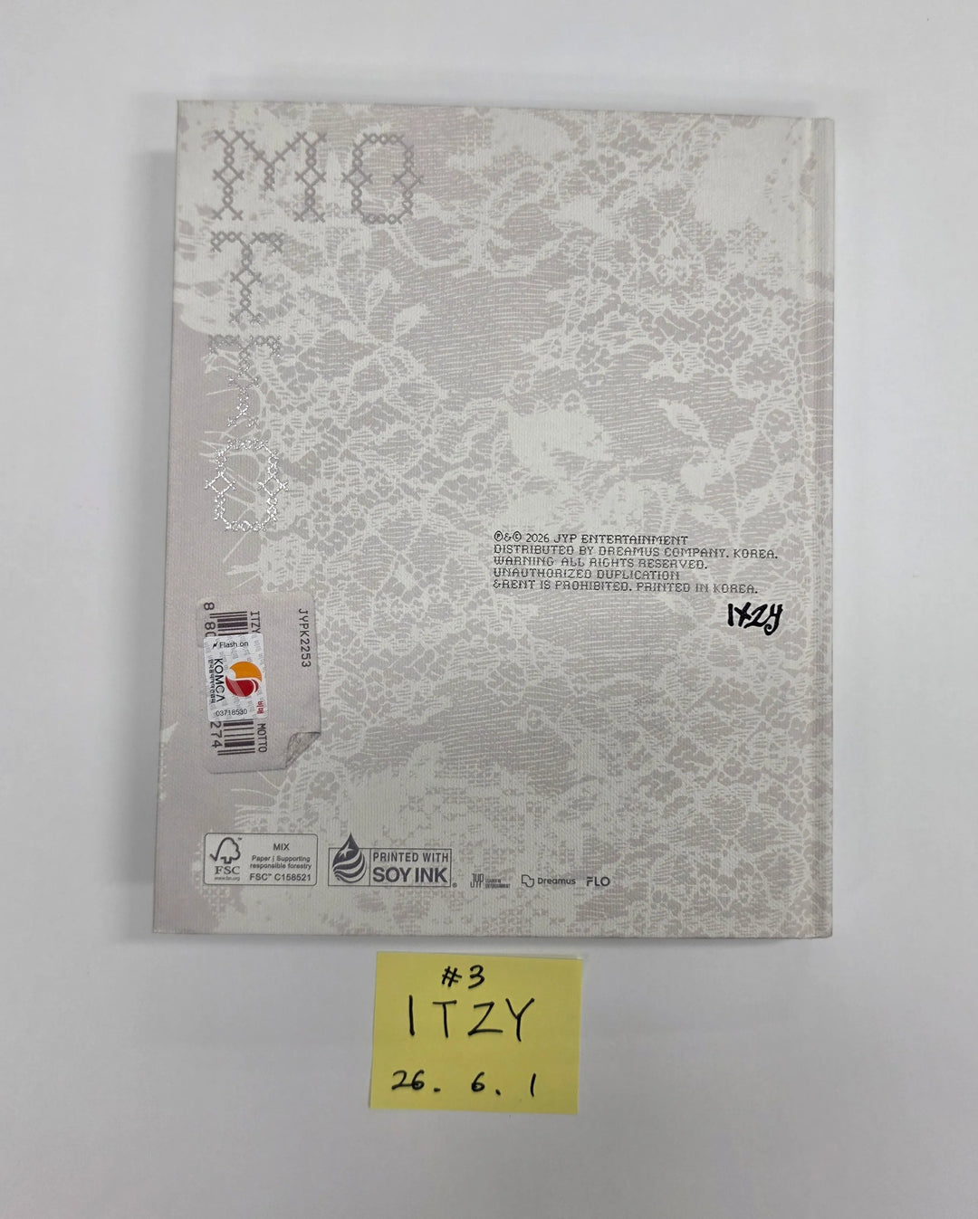 ITZY "Motto"- Hand Autograhped(Signed) Promo Album [26.06.01]