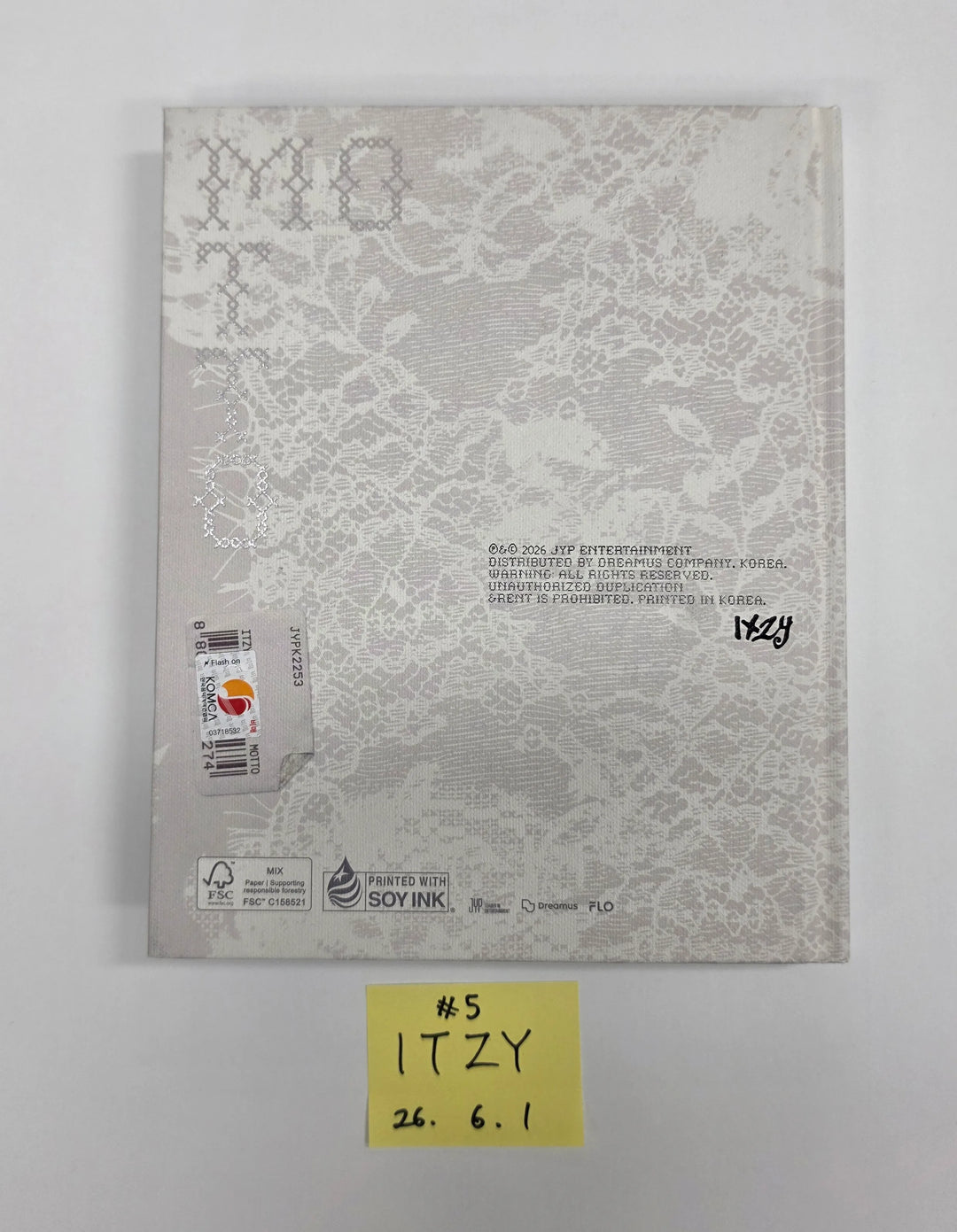 ITZY "Motto"- Hand Autograhped(Signed) Promo Album [26.06.01]