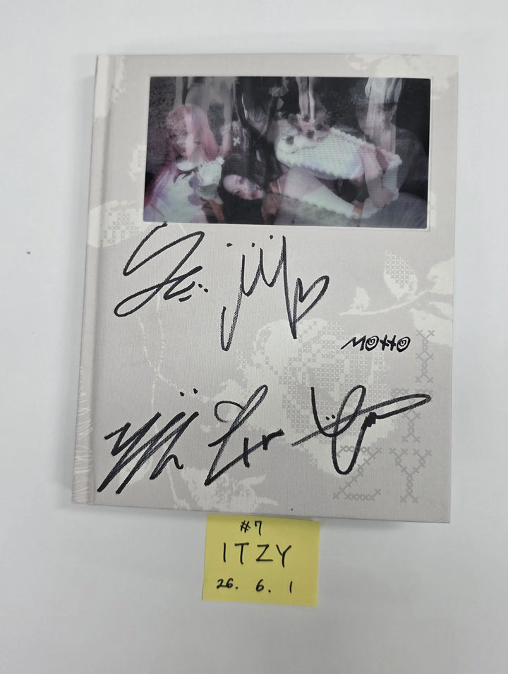 ITZY "Motto"- Hand Autograhped(Signed) Promo Album [26.06.01]