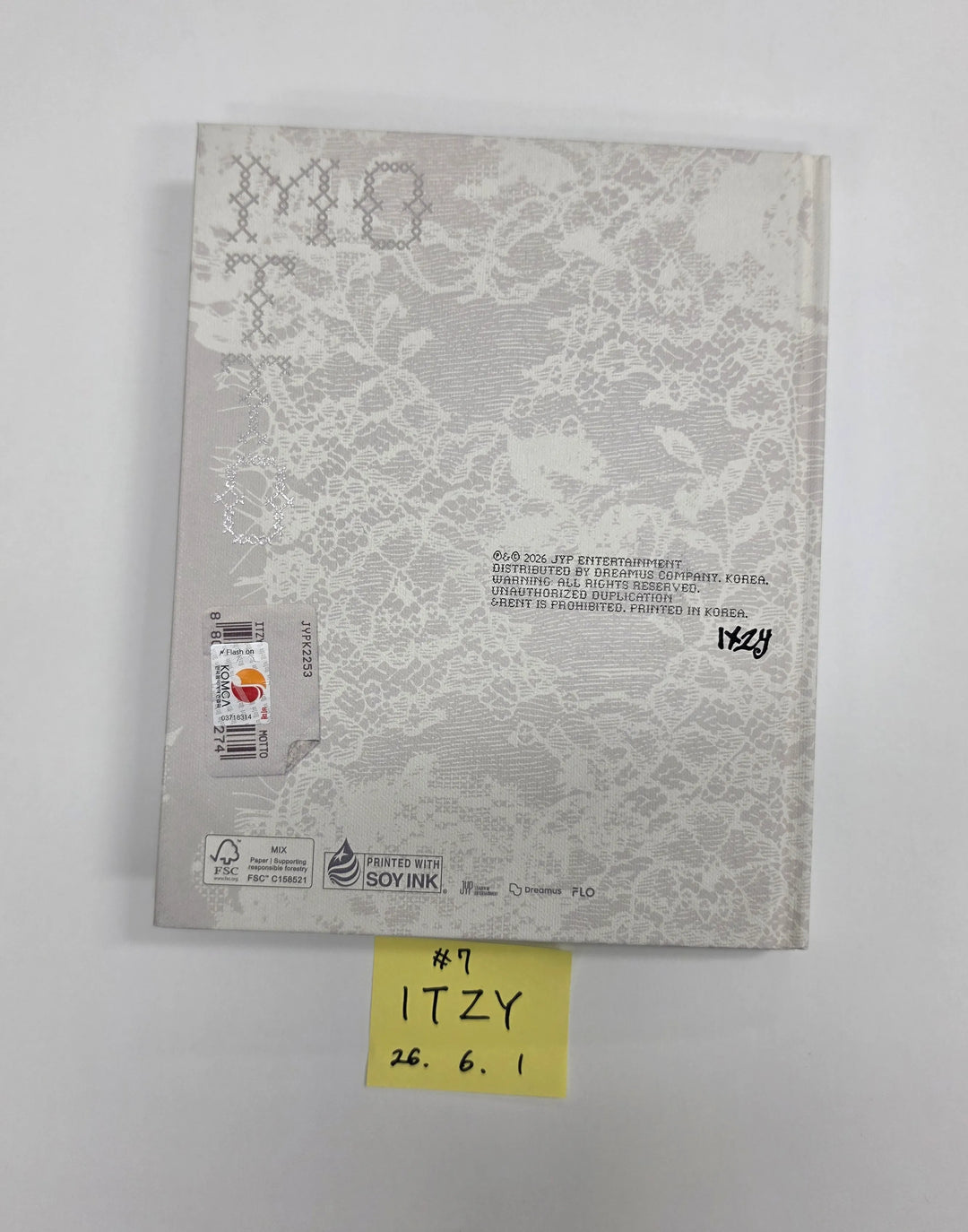 ITZY "Motto"- Hand Autograhped(Signed) Promo Album [26.06.01]