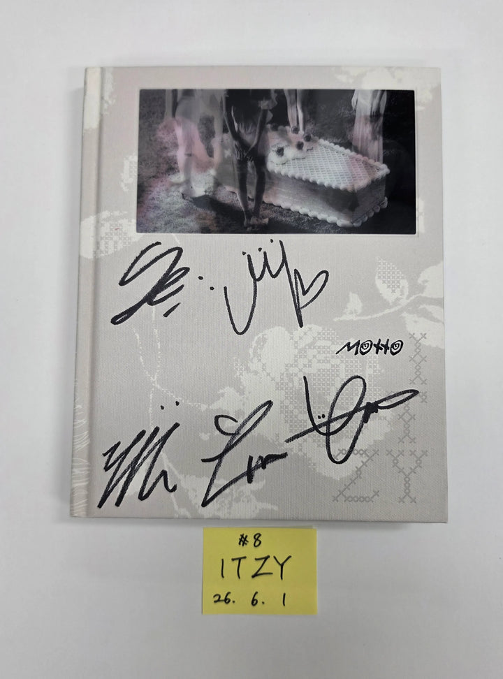 ITZY "Motto"- Hand Autograhped(Signed) Promo Album [26.06.01]