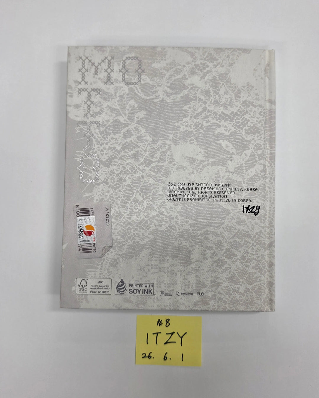 ITZY "Motto"- Hand Autograhped(Signed) Promo Album [26.06.01]