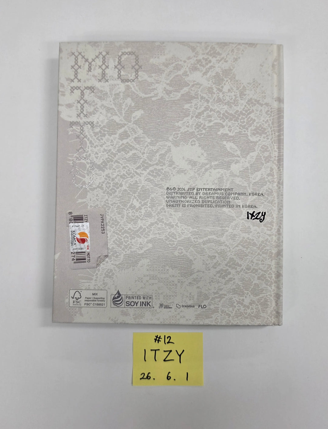 ITZY "Motto"- Hand Autograhped(Signed) Promo Album [26.06.01]