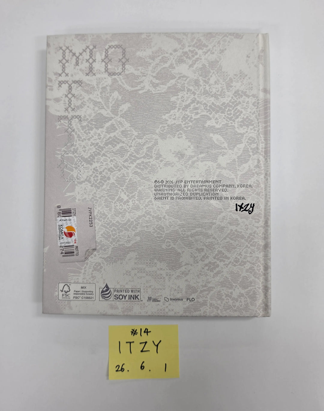ITZY "Motto"- Hand Autograhped(Signed) Promo Album [26.06.01]