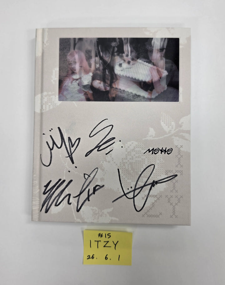 ITZY "Motto"- Hand Autograhped(Signed) Promo Album [26.06.01]