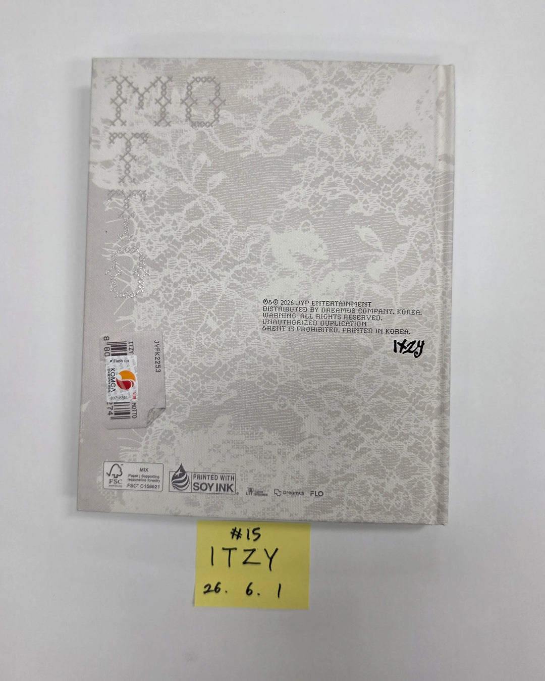 ITZY "Motto"- Hand Autograhped(Signed) Promo Album [26.06.01]