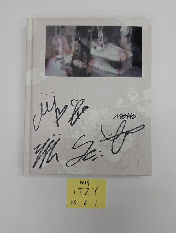 ITZY "Motto"- Hand Autograhped(Signed) Promo Album [26.06.01]