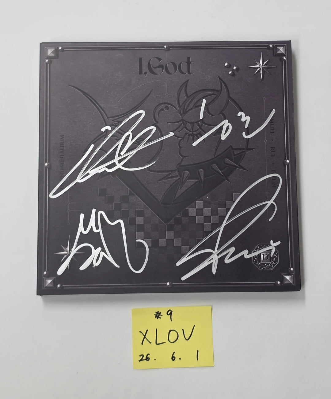 XLOV "I,God" - Hand Autographed(Signed) Promo Album [26.06.01]