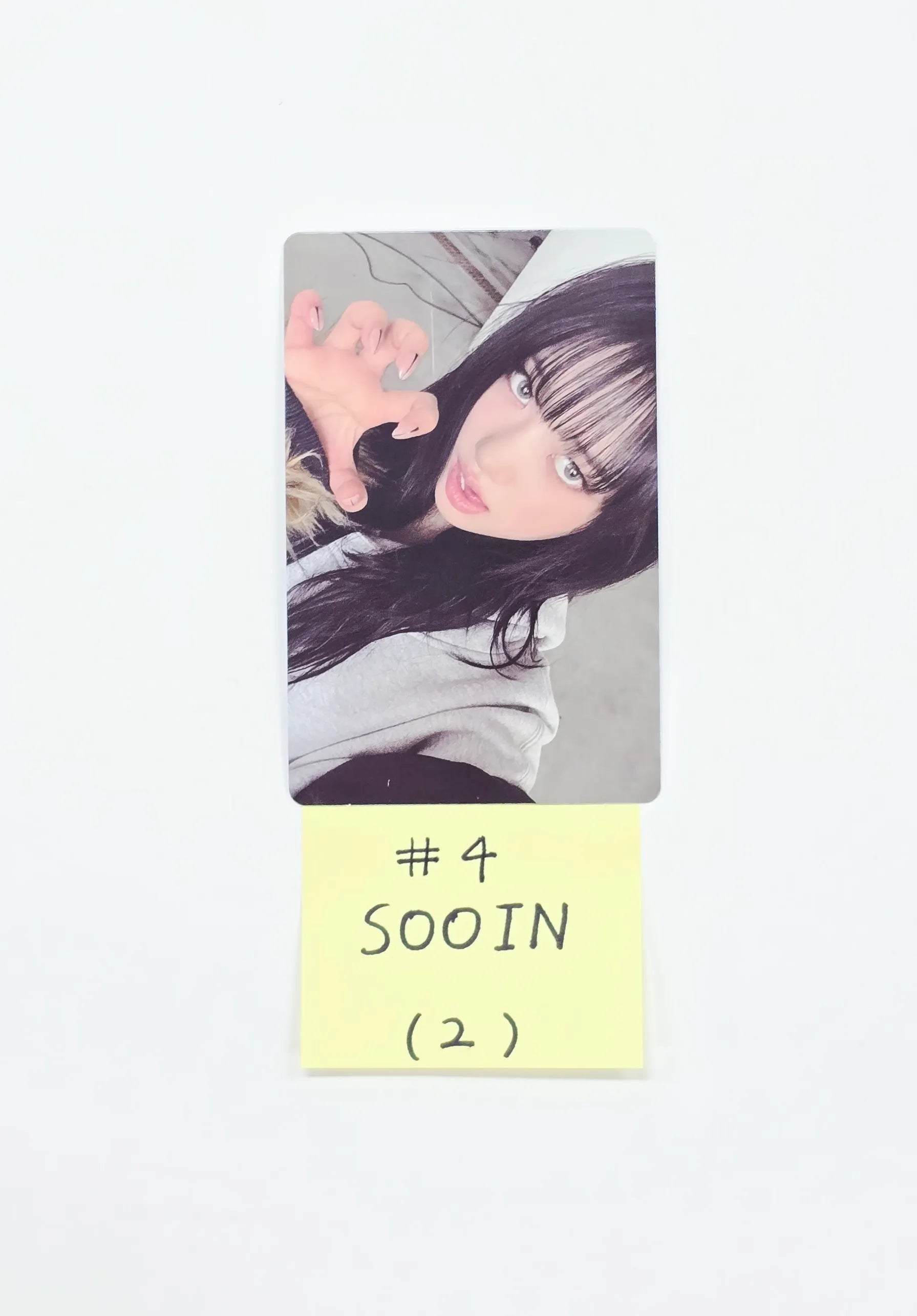 MEOVV THE 2nd EP ALBUM 