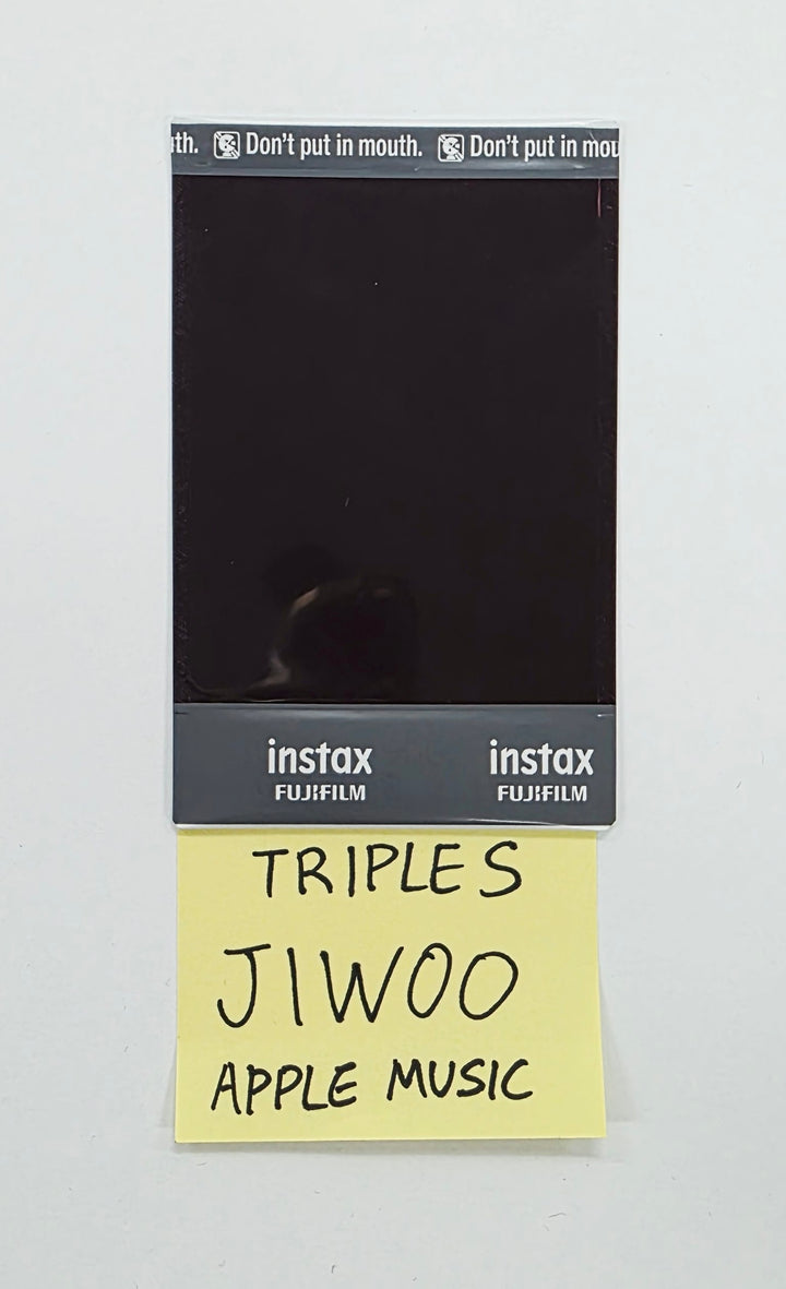JiWoo (of TripleS) - Hand Autographed(Signed) Polaroid [26.06.04]