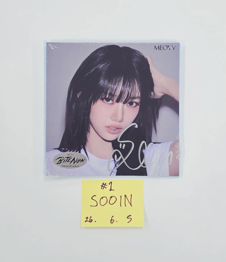 MEOVV "BITE NOW"  - Hand Autographed(Signed) Album [26.06.05]