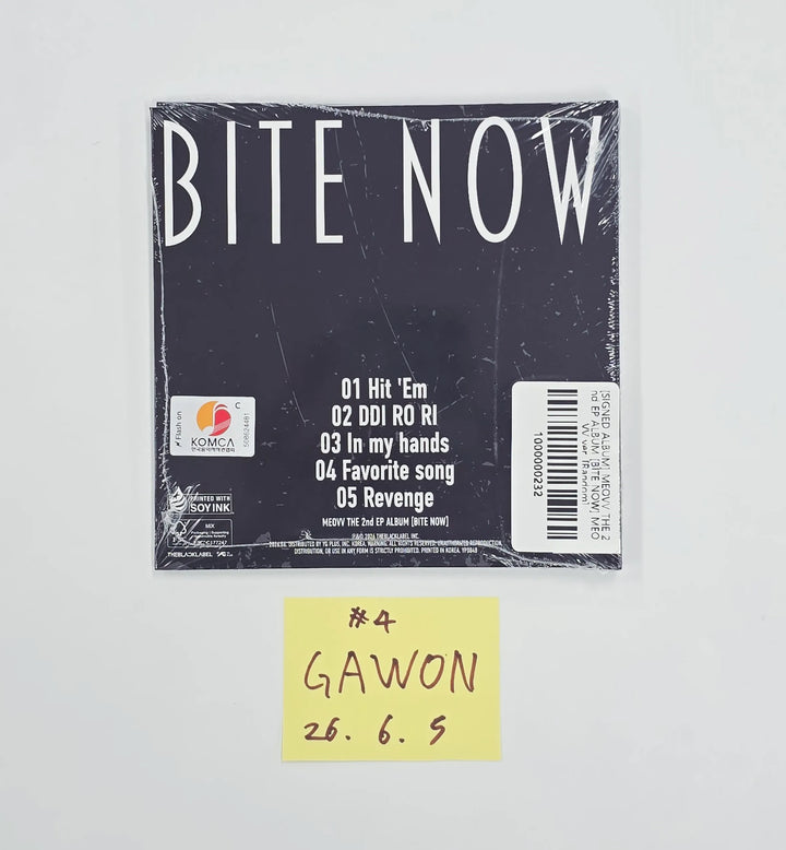 MEOVV "BITE NOW"  - Hand Autographed(Signed) Album [26.06.05]