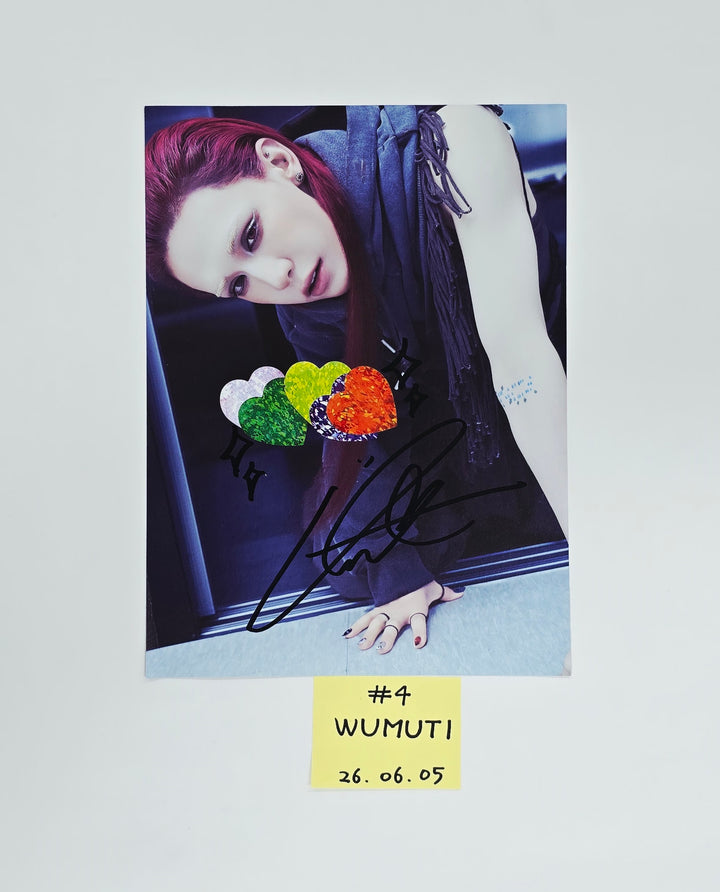 XLOV "UXLXVE" - A Cut Page From Fansign Event Album [26.06.05]
