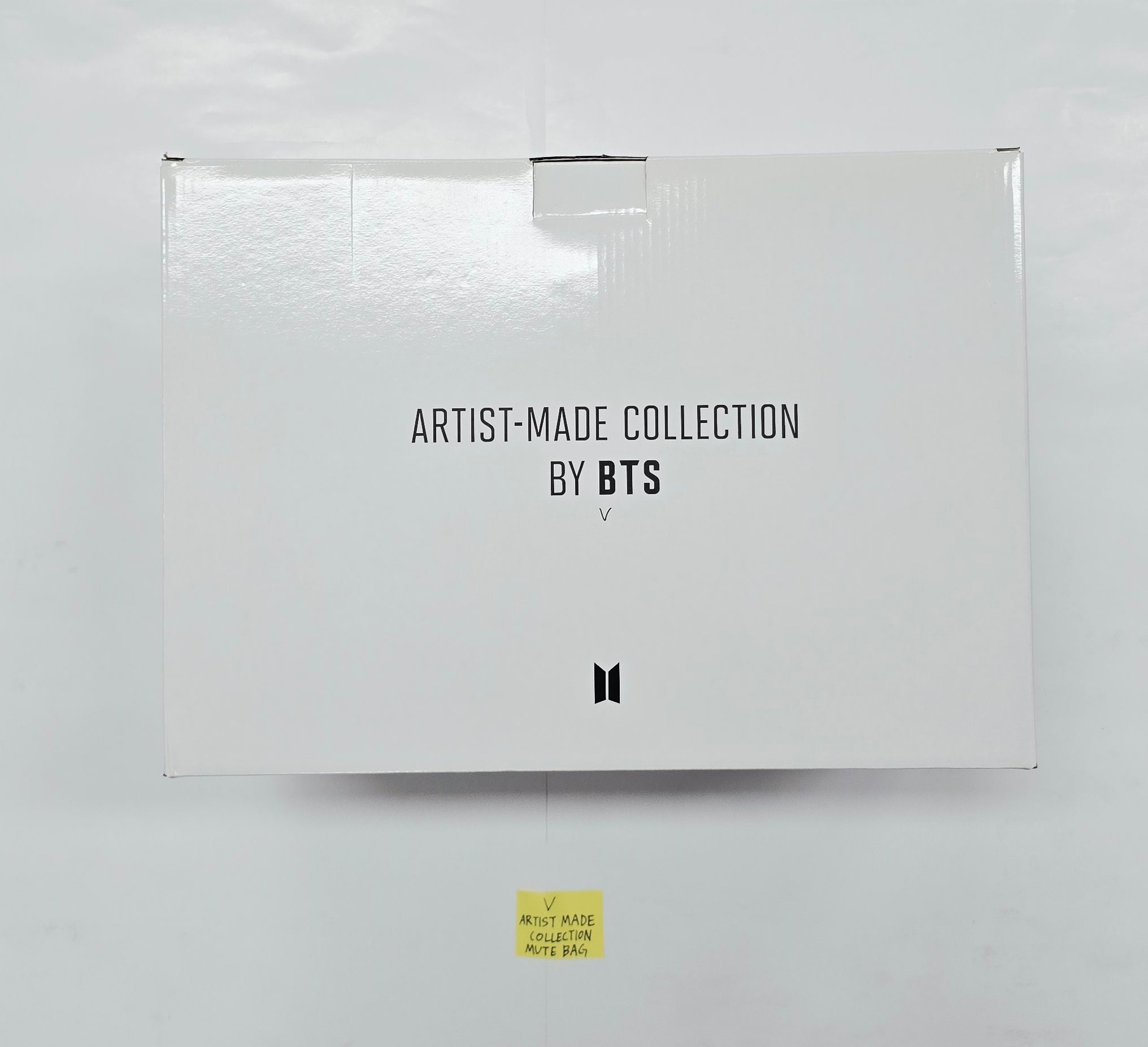 V (of BTS) - ARTIST-MADE COLLECTION MUTEBAG [26.06.08]